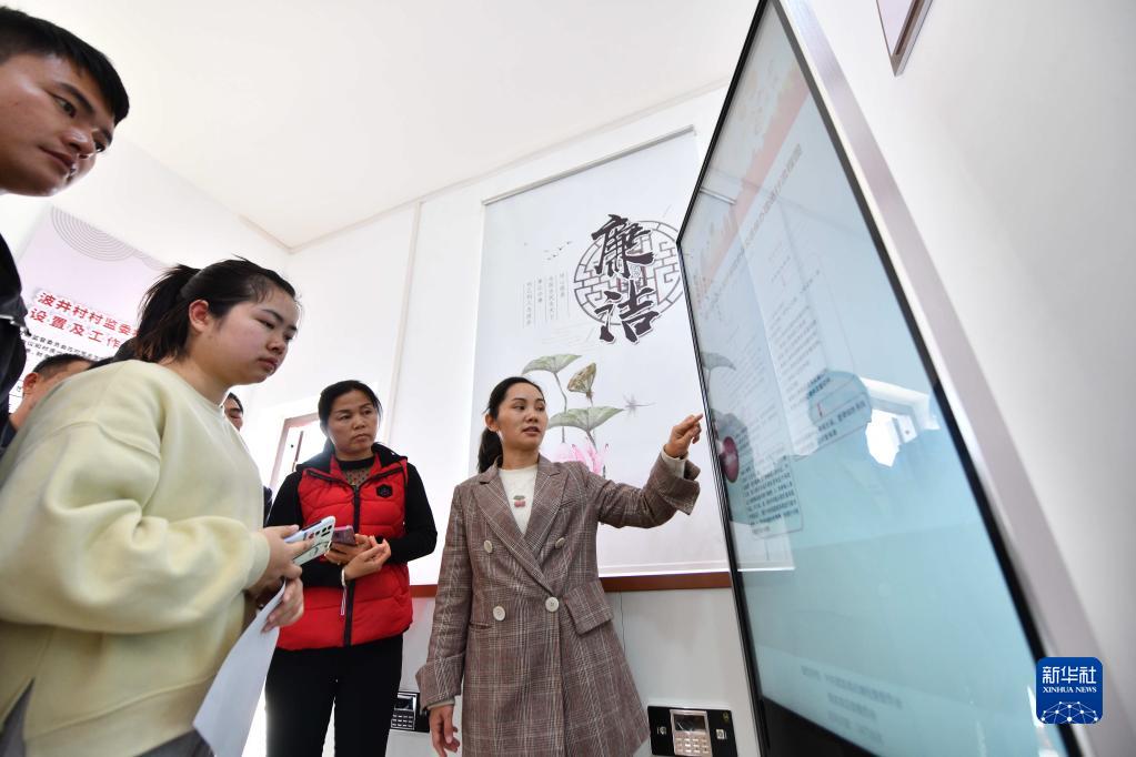 让马克思主义绽放新时代光芒,使马克思主义中国化