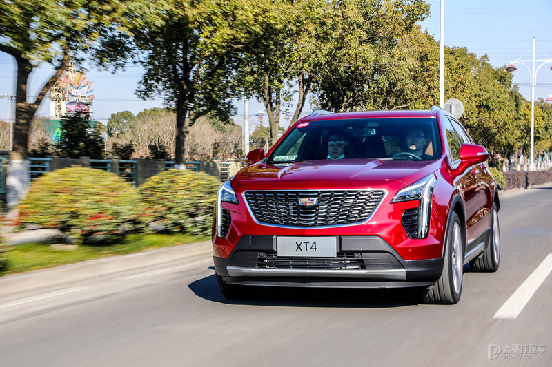 试驾23款凯迪拉克xt4豪华版,凯迪拉克xt4有48v可以省多少油