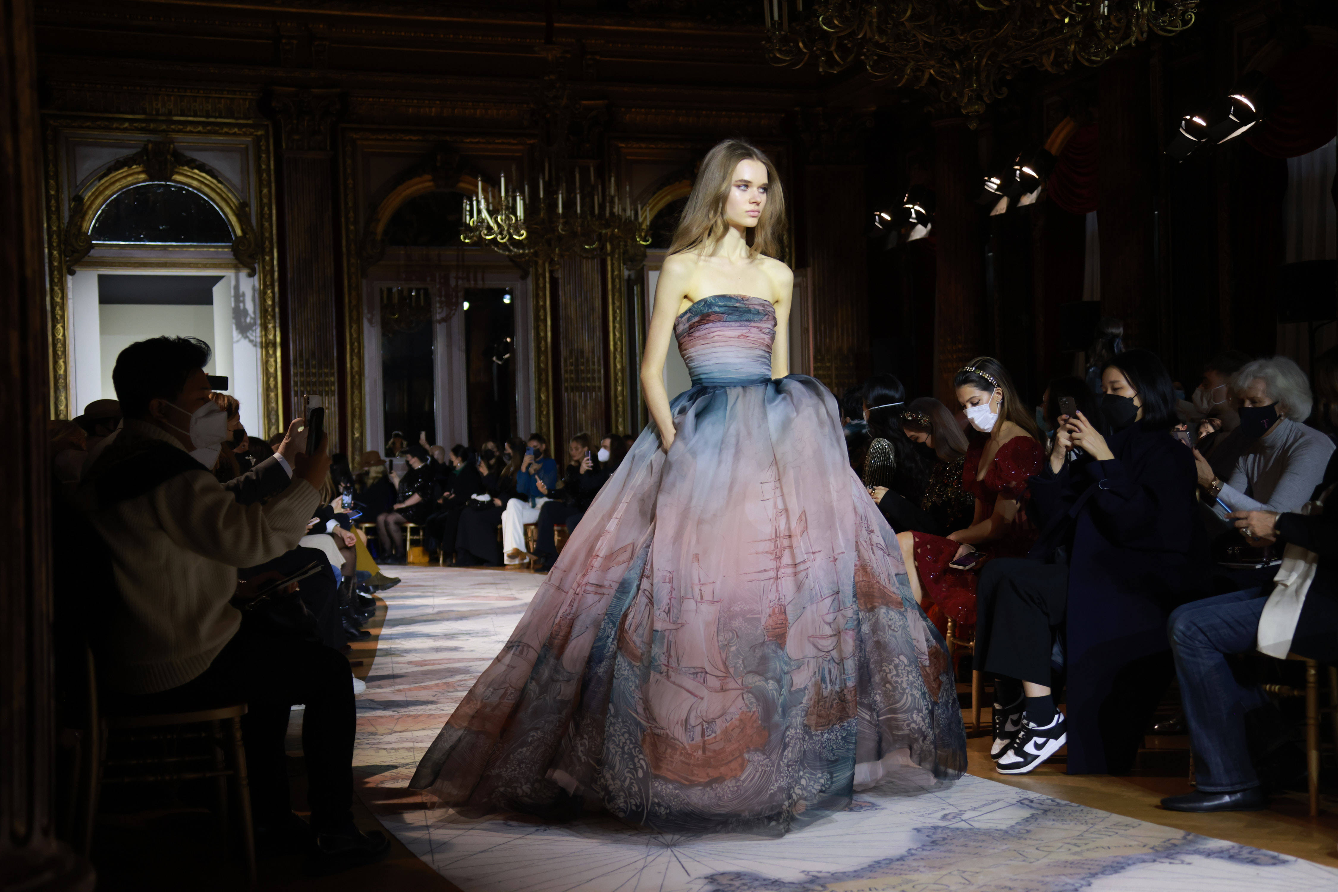 巴黎时装周2024高定,巴黎时装周2022高定