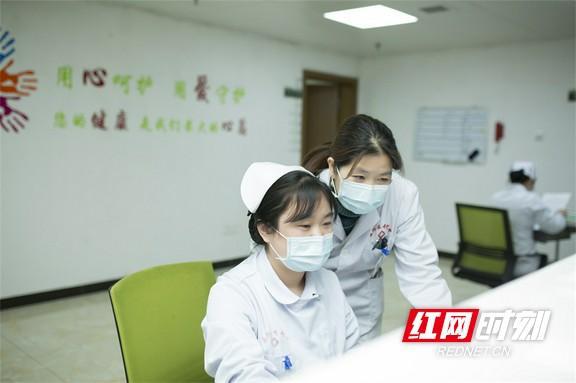 毛建华院长,益阳医专毛建华