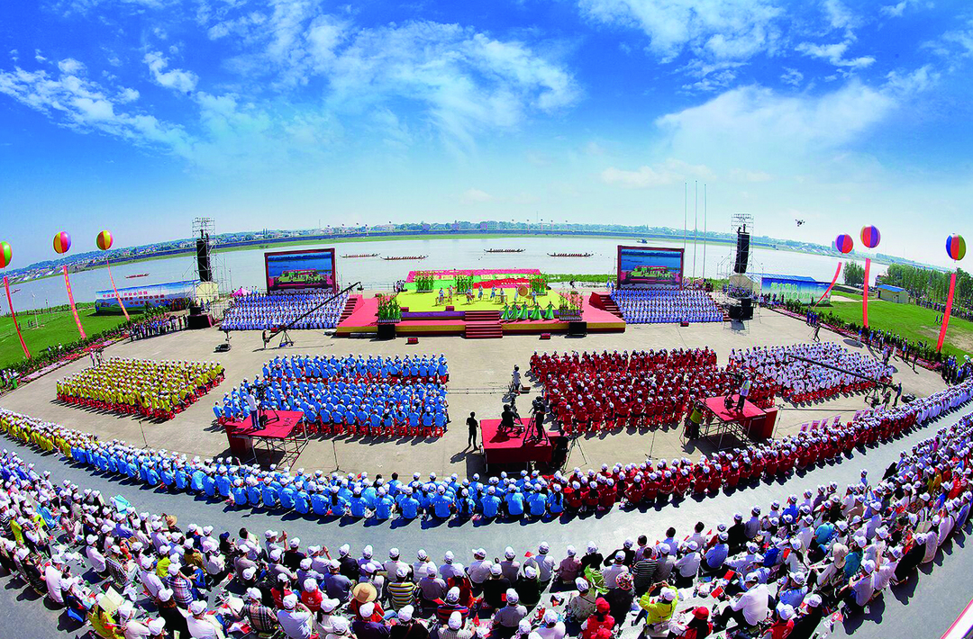 阔步新征程奋力开新局发言记录,稳步前行开新局扬帆再出发文章