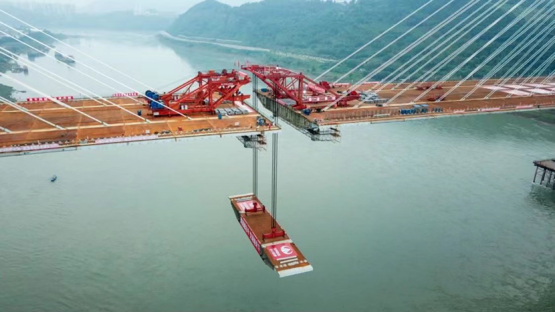 穿越机拍长江大桥,穿越机视角下的长江三峡