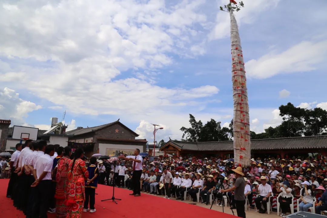彝族第一村烟花,最火彝族乡