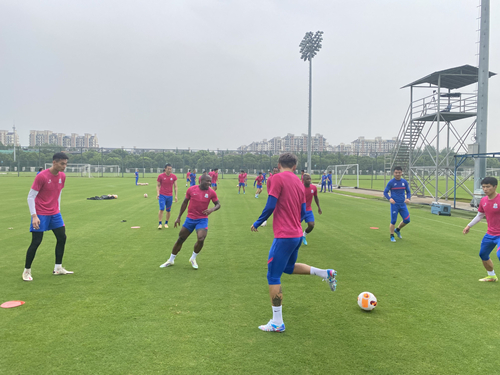 禁令未解内部挖潜，徐友刚、杨泽翔、丛震补缺