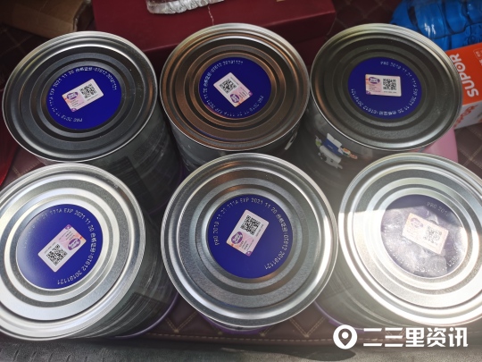 男子买到过期奶粉,买奶粉的男子