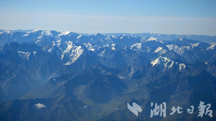 在新疆建铁路会遇到什么困难,天山隧道哪个公司修建