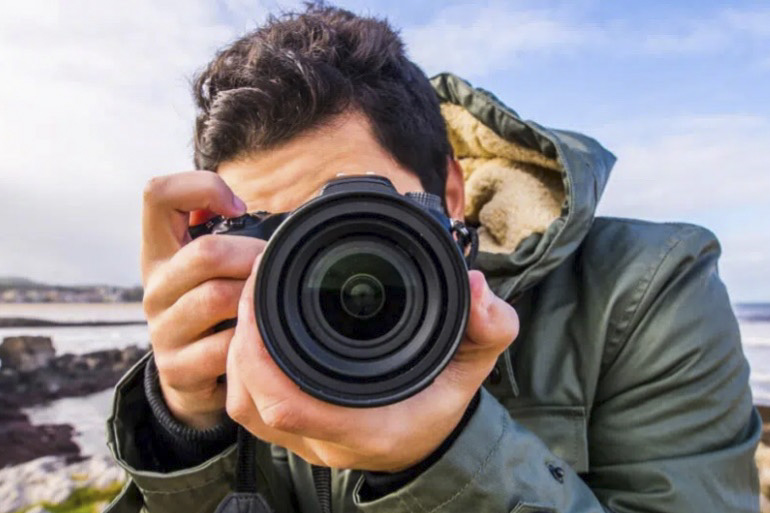 世界摄影日和相机的合影,世界摄影日愿大家拿起相机