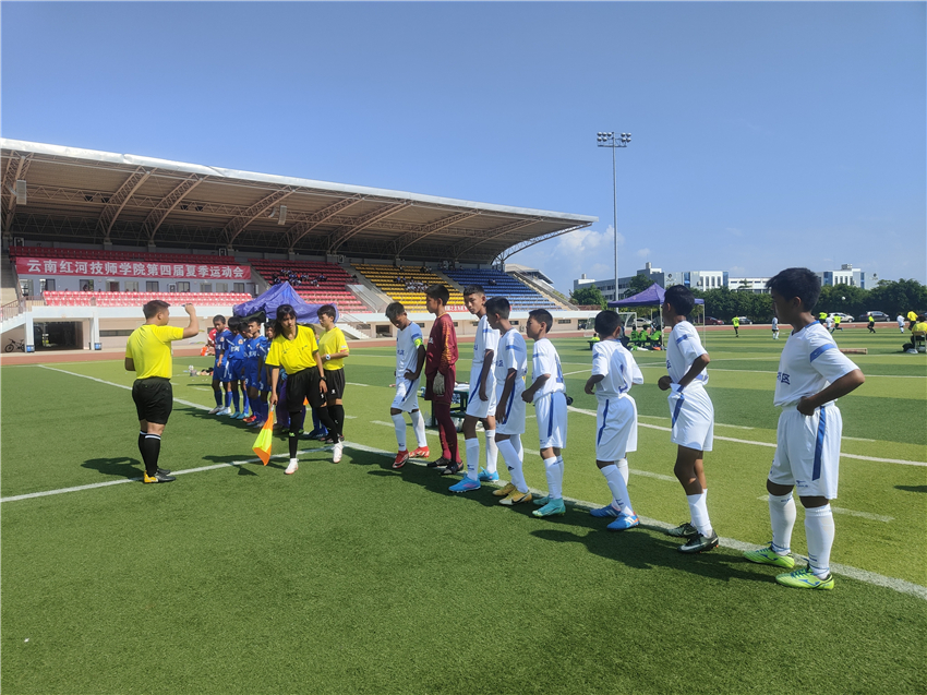 云南丽江中冠足球甲级联赛,丽江足球队比赛