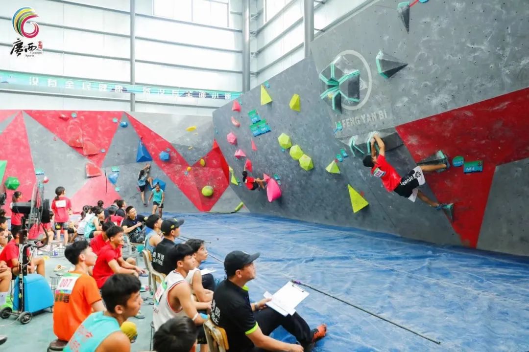 广西马山攀岩比赛直播回放,马山县古零镇初级中学攀岩比赛