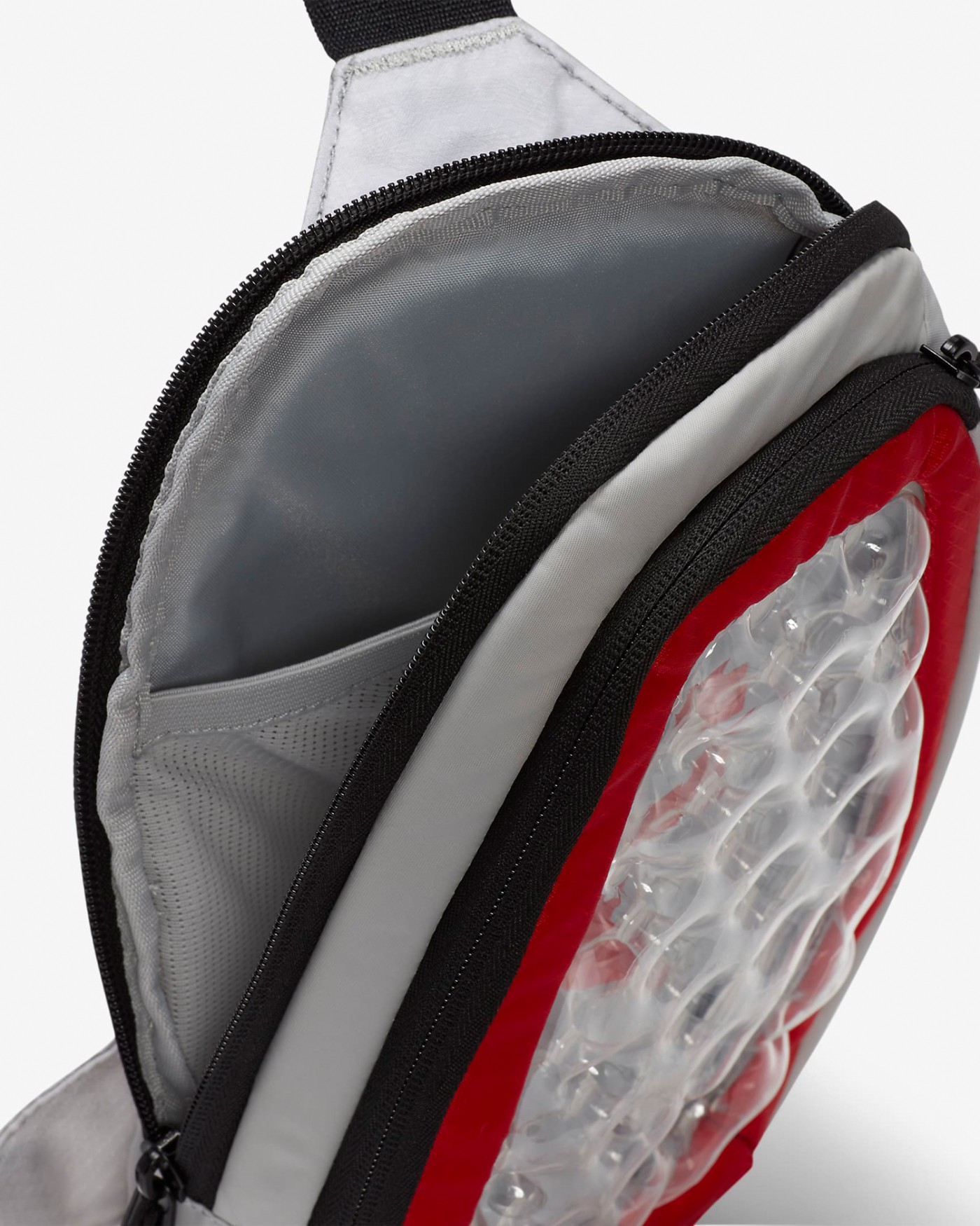 nike最新款气垫,nike第一双可视气垫鞋在哪年诞生