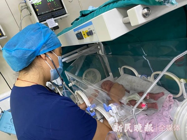 沪喀医生齐力救治严重胸廓畸形孕妇，保母子平安