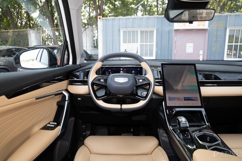 吉利博越l混动版沉浸式体验,吉利博越l2022款豪华版车身尺寸