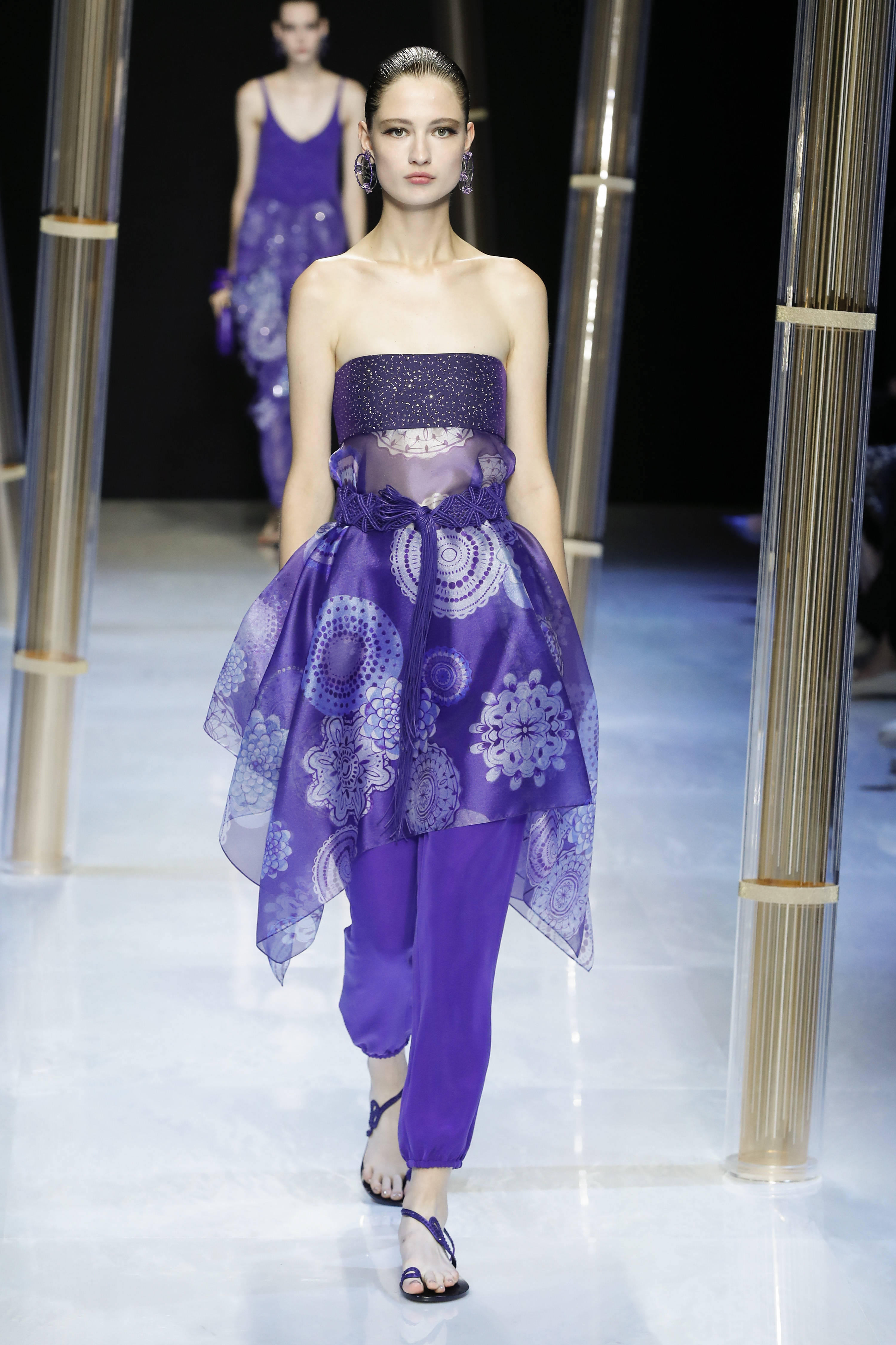 外代二线巴黎时装周,2024乔治阿玛尼时装秀