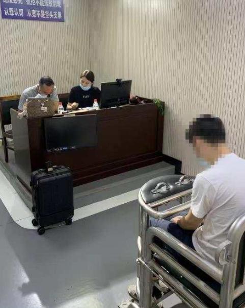 “偷”小说赚了上百万，还找来程序员论文“研究”！这11人栽了