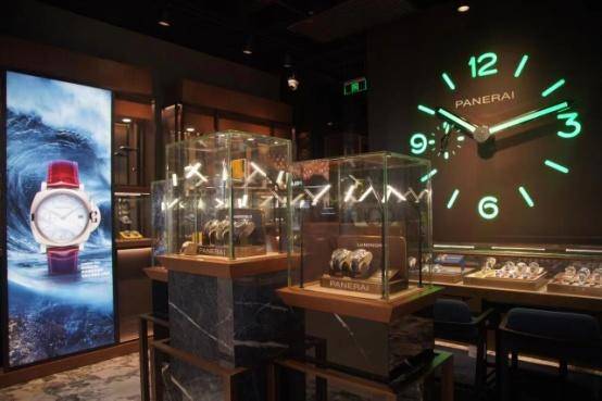 品牌升级重装开业福利,全新升级商场