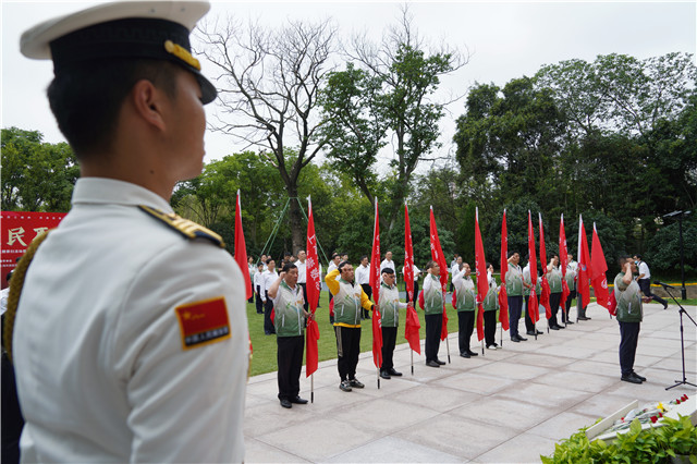 烈士光荣证颁授,举行颁发烈士光荣证仪式
