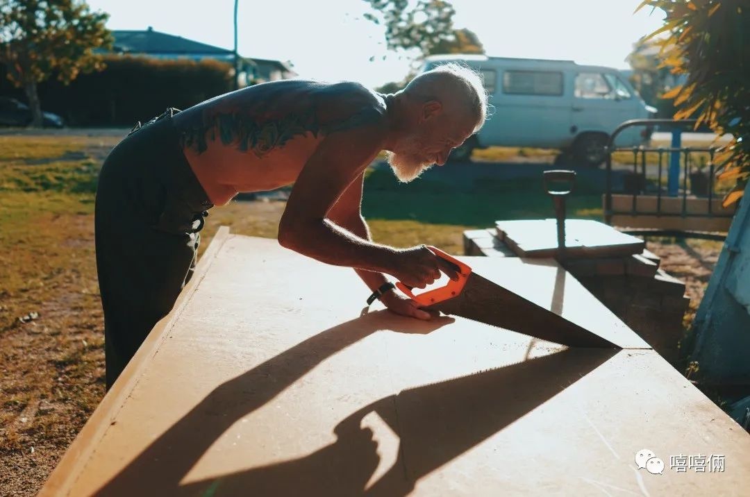 在澳洲摘葡萄的女孩,22岁女生澳洲打工度假