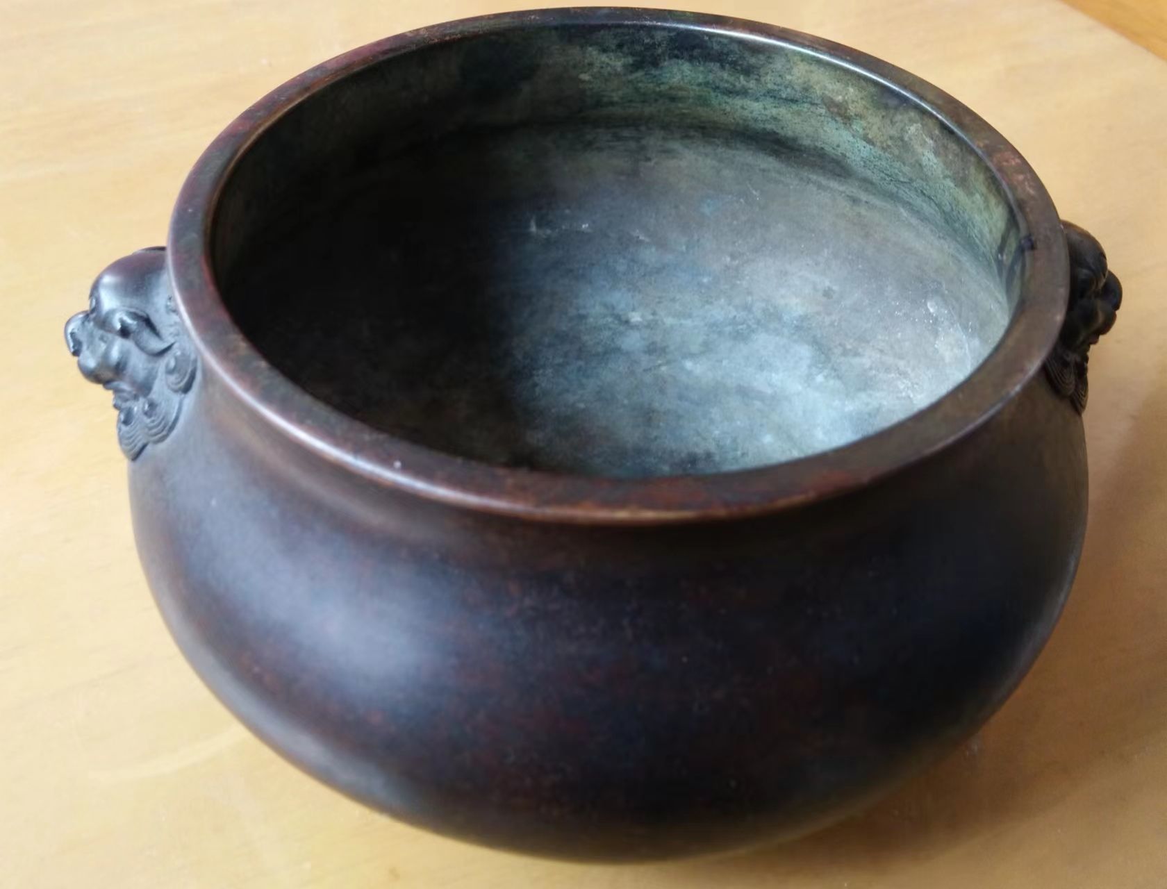 宣德炉黑漆古皮形成原因,珠光宝色的宣德炉