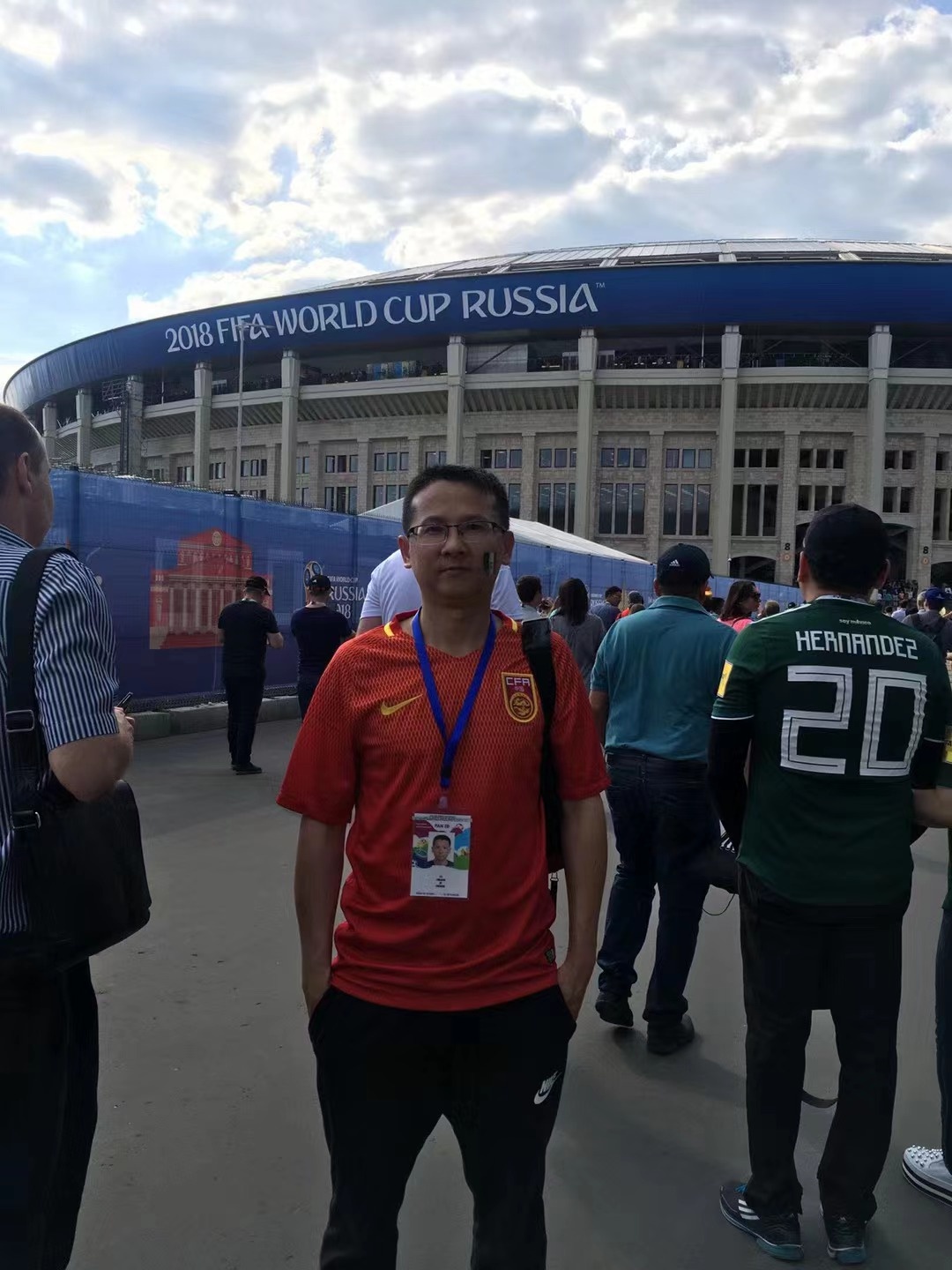 “退钱哥”将前往卡塔尔看世界杯：订临时板房近300元一晚，曾遇到倾家荡产只为现场支持国家队的球迷