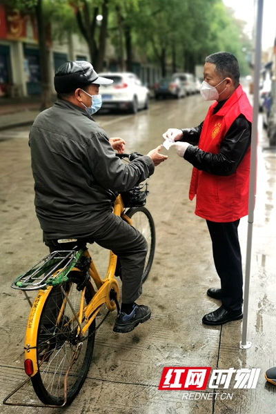 守护税务蓝,税务蓝守护中国红