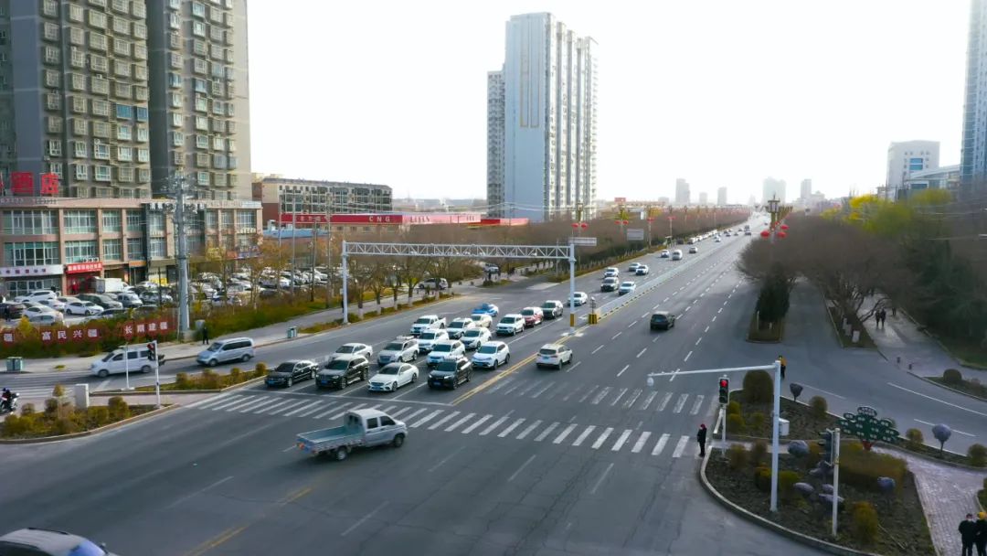 热闹的城市快回来,夜幕下的梨城