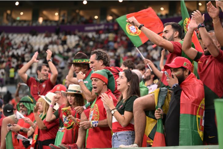 拉莫斯和c罗在欧洲杯再次相遇,西班牙vs葡萄牙拉莫斯为c罗庆祝