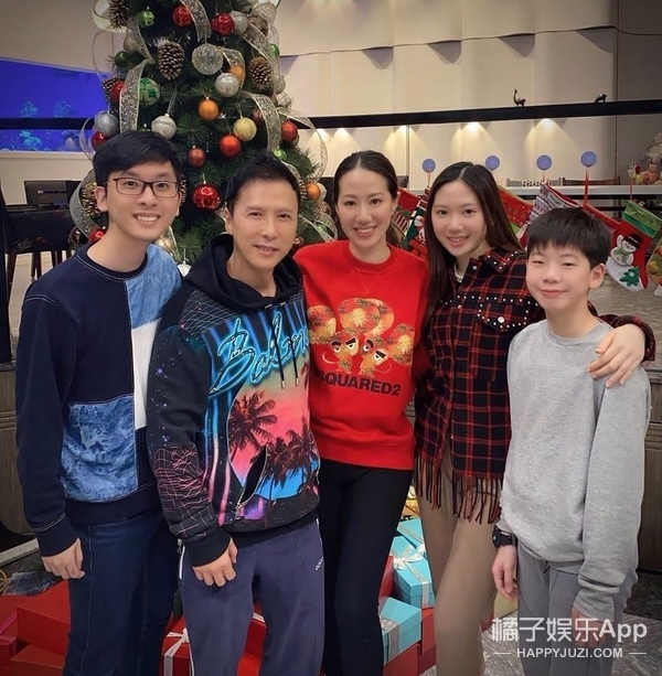 甄子丹全家近照曝光,还记得精武门吗