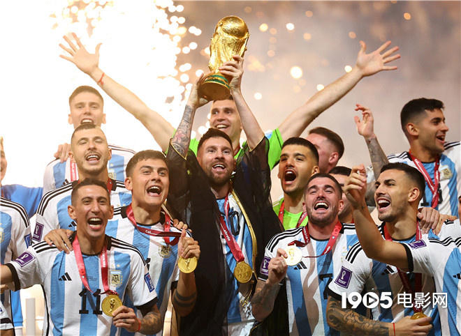 阿根廷夺冠鹿晗解说回放,马思纯看梅西落泪