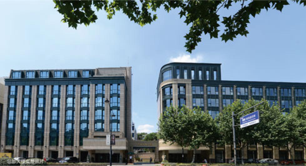 滨江房产老板戚金兴接受媒体采访,滨江老板戚金兴开发哪些房子