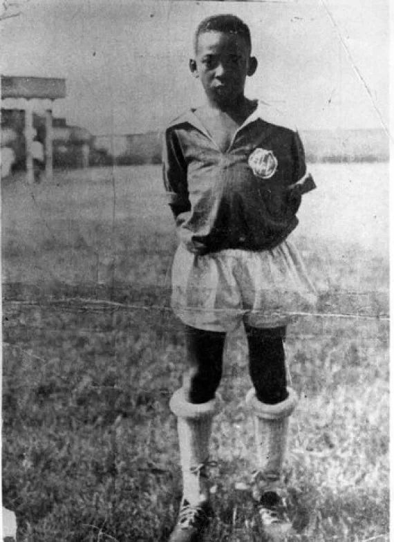 贝利在哪年去世的,球王贝利死亡时间