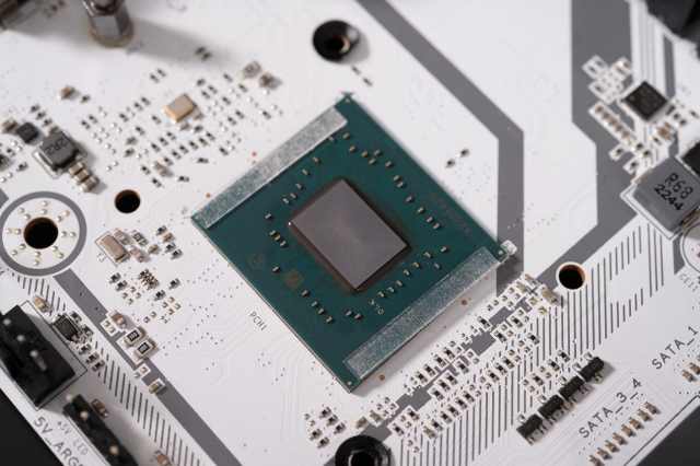 巨能超的ITX小板，七彩虹CVNB760IFROZENWIFI登陆舰主板评测