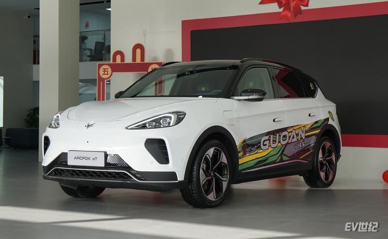 性能不变但细节拉满到店体验极狐阿尔法T国安版车型