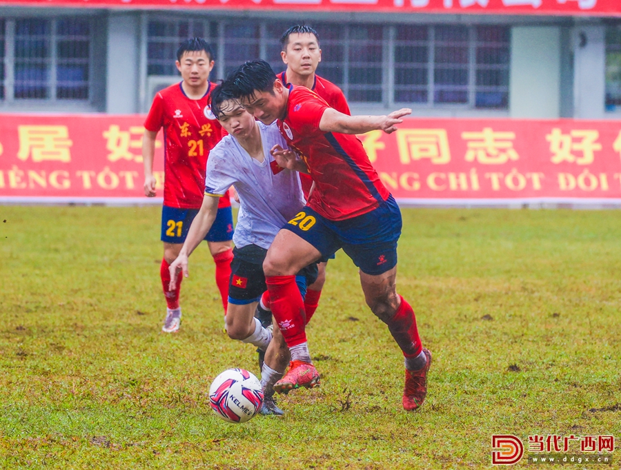 元宵节中国东兴vs越南足球比赛,中国东兴对越南芒街足球