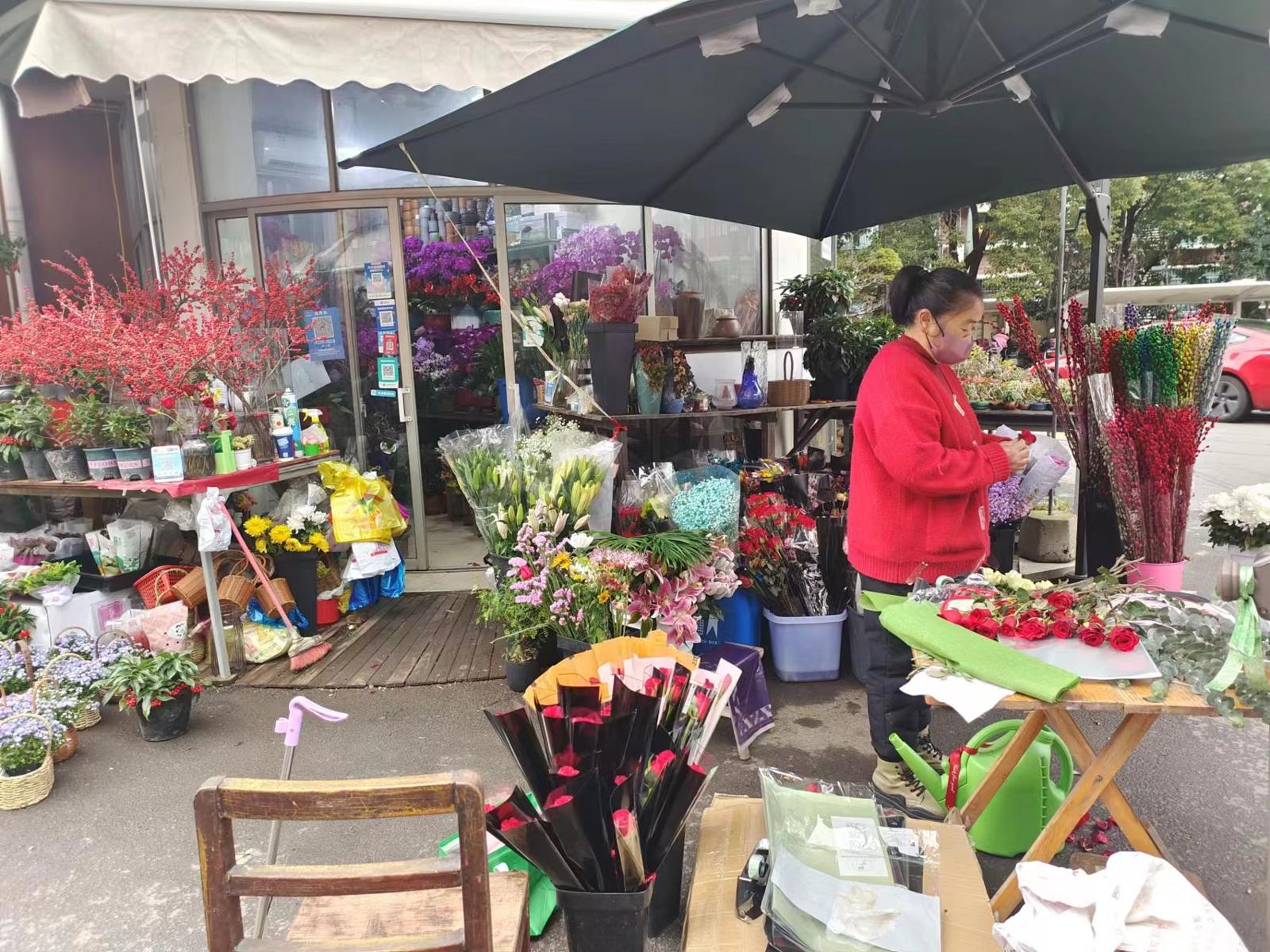单支鲜花价格表,鲜花市场回暖玫瑰花价格上涨明显
