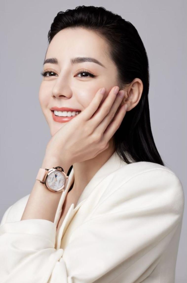 相沛腕间，自由敢爱沛纳海携手全球品牌代言人迪丽热巴致颂情人节