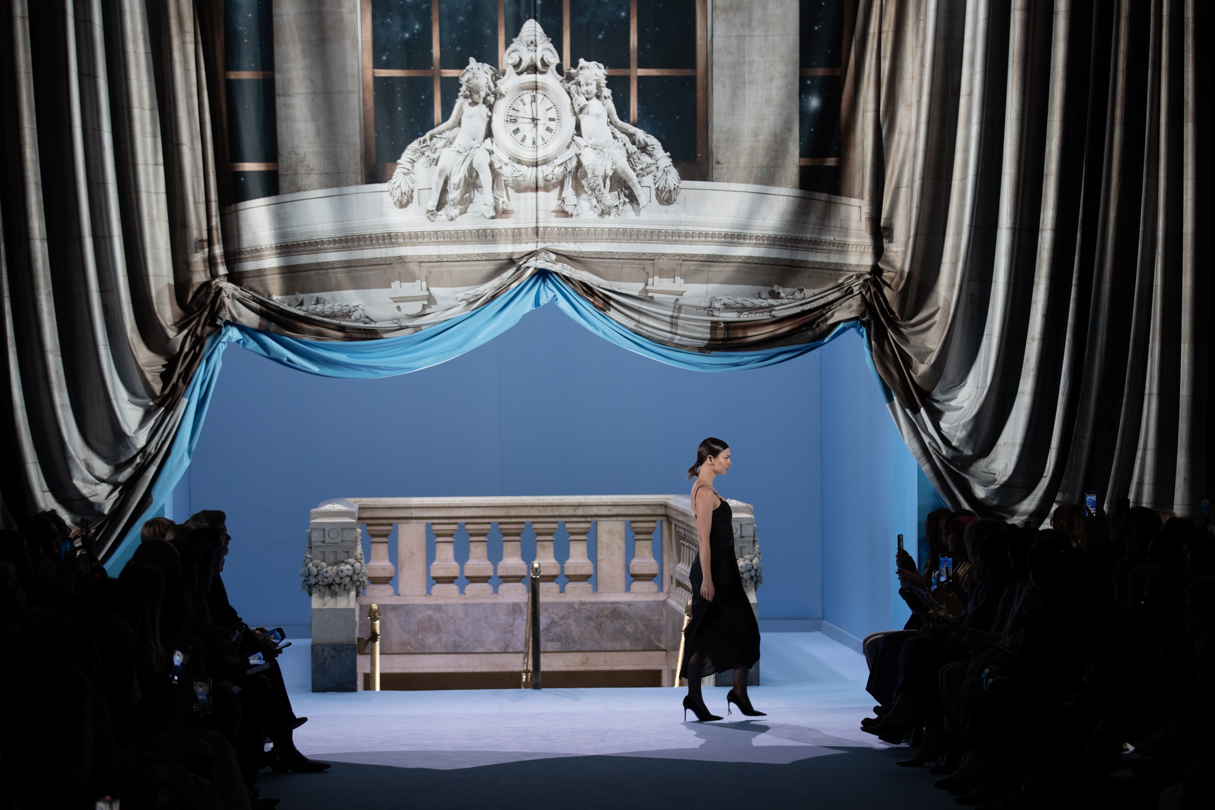 toryburch2023春季走秀,toryburch时装秀场