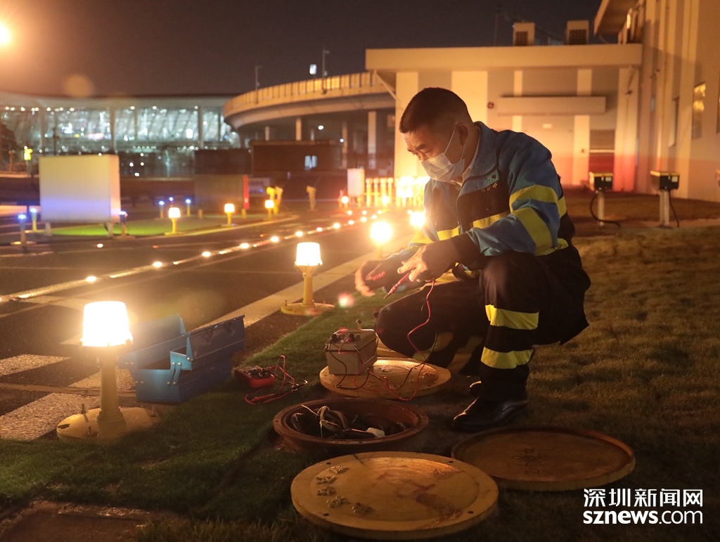 深圳机场“守灯人”徐学艺：守护“机场星河”32载为每一架飞机引航
