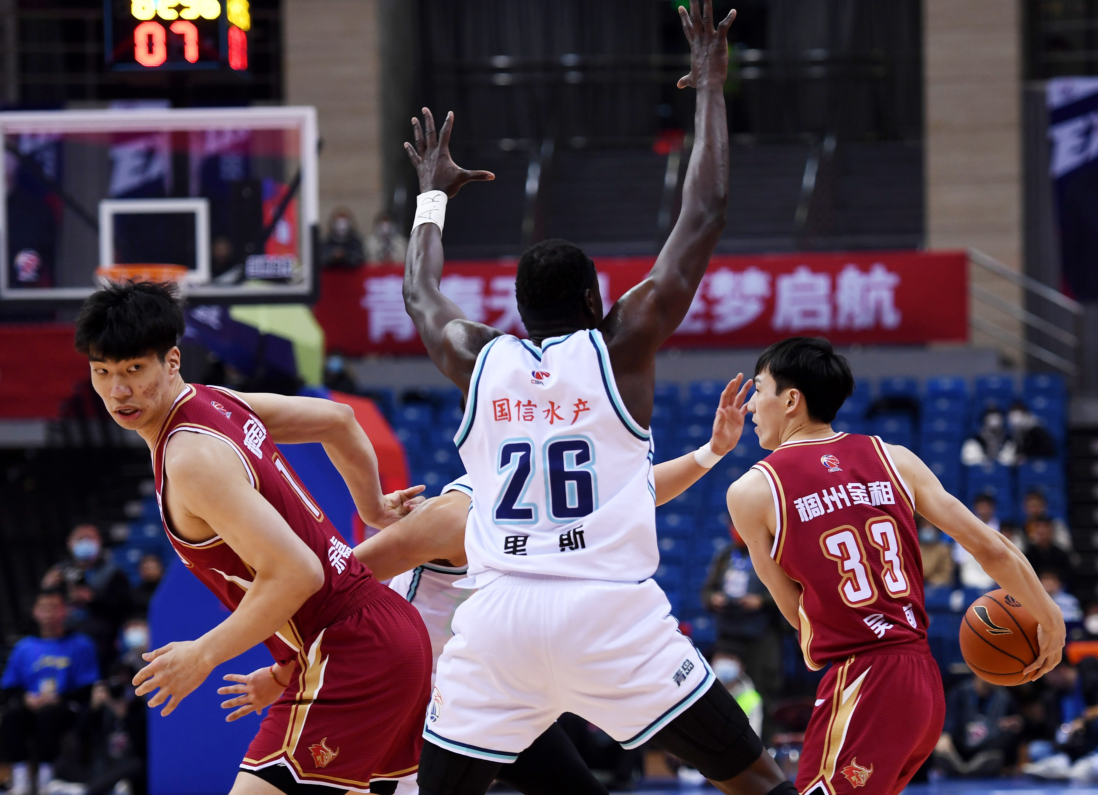 篮球cba浙江稠州金租赢下德比之战,cba浙江稠州金租vs广东华南虎