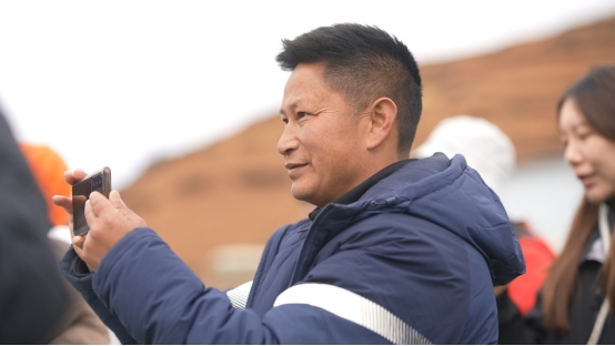 一座匪夷所思的球场和一位朴素的校长