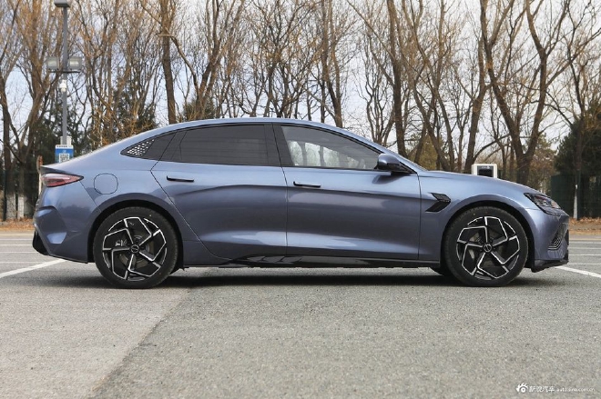 最值得购买的新能源中型轿车,10-15万口碑好的新能源汽车推荐