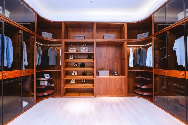 连香港知名王姓艺人都来挑家具的商场，究竟有什么样的魅力？