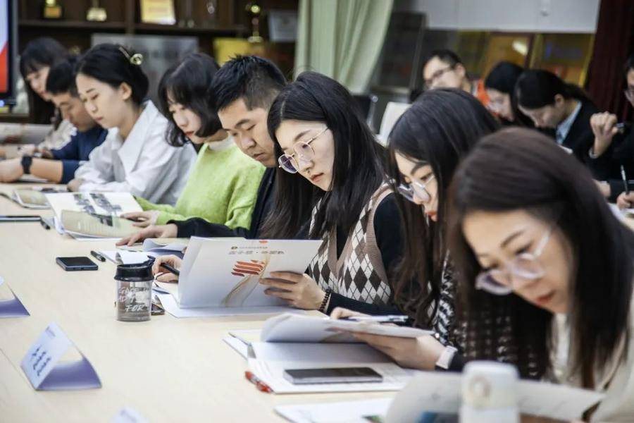 山师教育集团苗禾鸣电话,苗禾鸣中华经典诗文