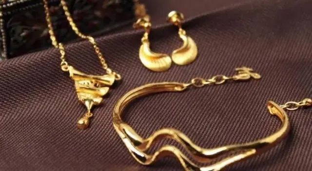 黄金首饰“免费换”是优惠酬宾还是销售套路?