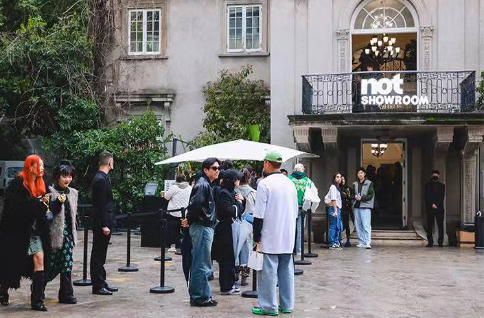 时装品牌集体亮相纽约时装周,品牌参展上海时装周