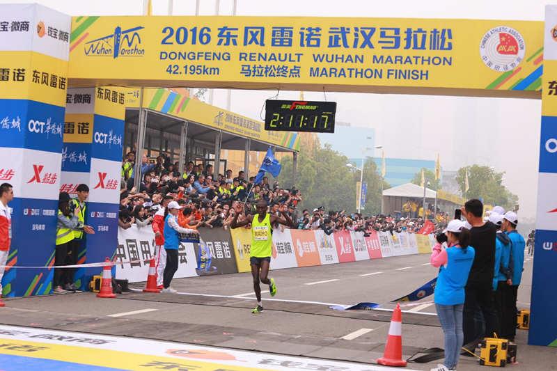 拿奖金回去买地种田的农民冠军、打破外籍垄断的大满贯冠军......武汉马拉松这些选手你还记得吗？