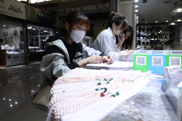 珍珠价格疯涨是真涨还是泡沫,珍珠为什么卖得比黄金还贵