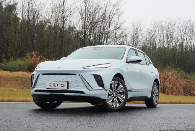 燃油车初次体验新能源车感受,燃油版混动版驾驶体验