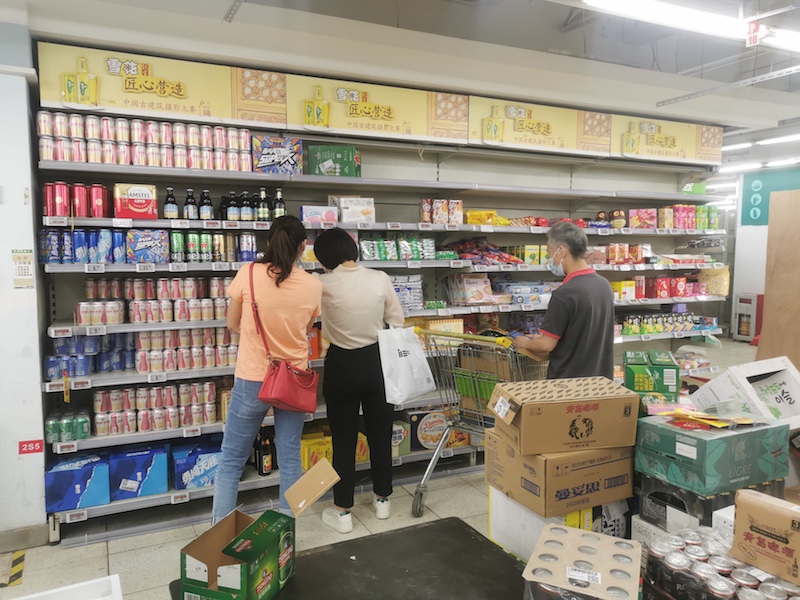 坐拥黄金地段也活不下去了！华润万家一门店关店倒计时，记者实探：新业态转型是出路吗