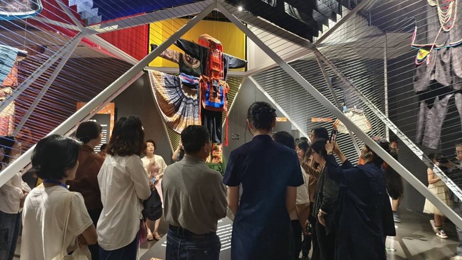 少数民族的风情服饰,少数民族风情服饰的魅力