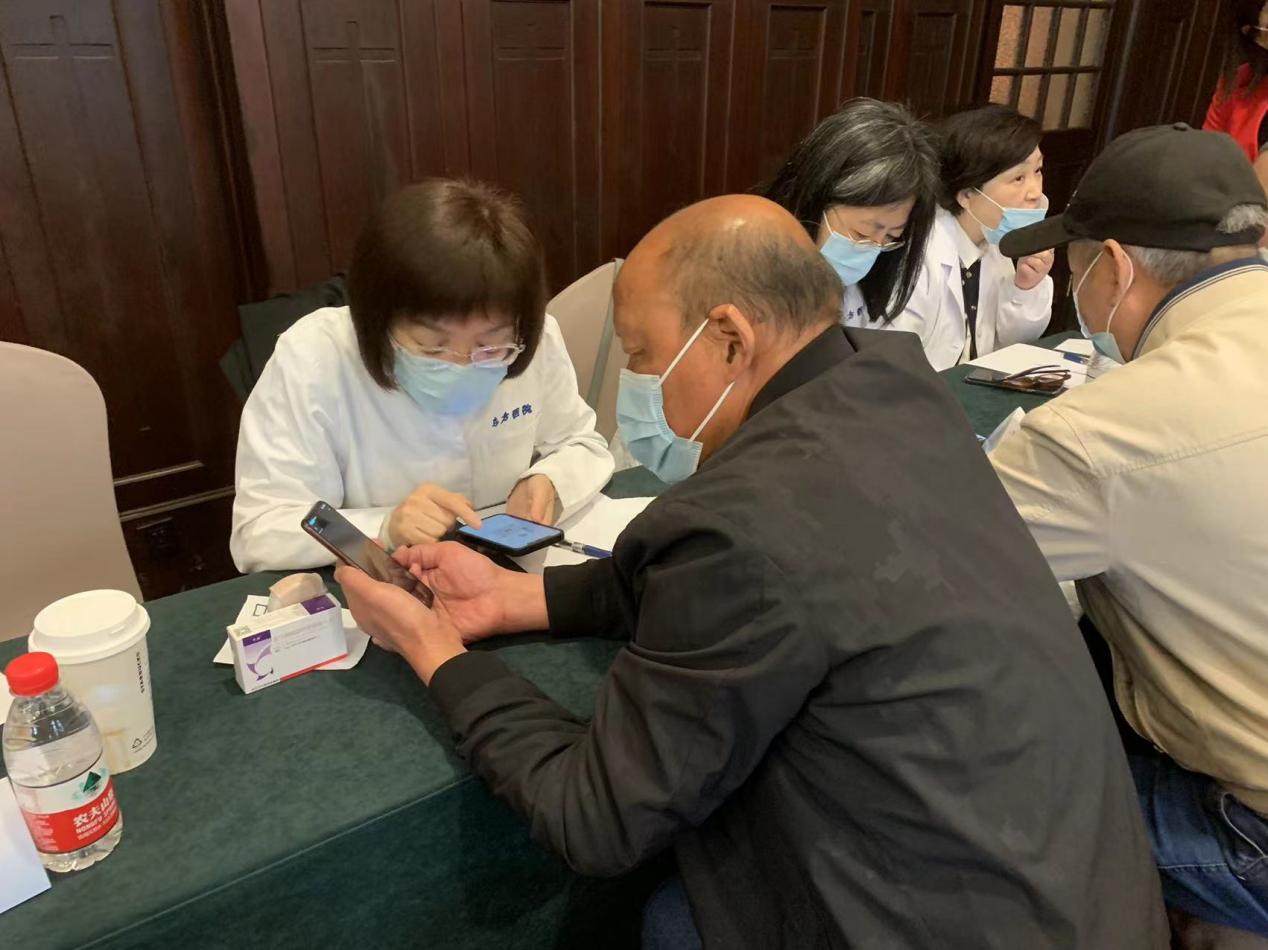 “全面关爱每一位哮喘患者”上海呼吸界“白衣天使天团”线下组团义诊